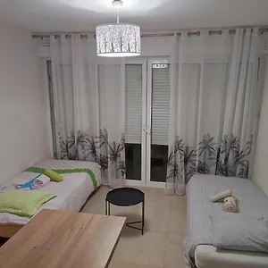 https://studio-zen-avec-balcon-en-plein-centre.aixenprovencehotels.org